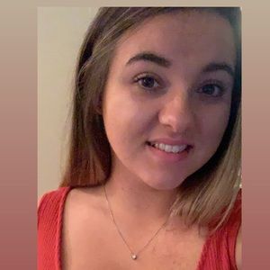 Meet your Posher, Andrea